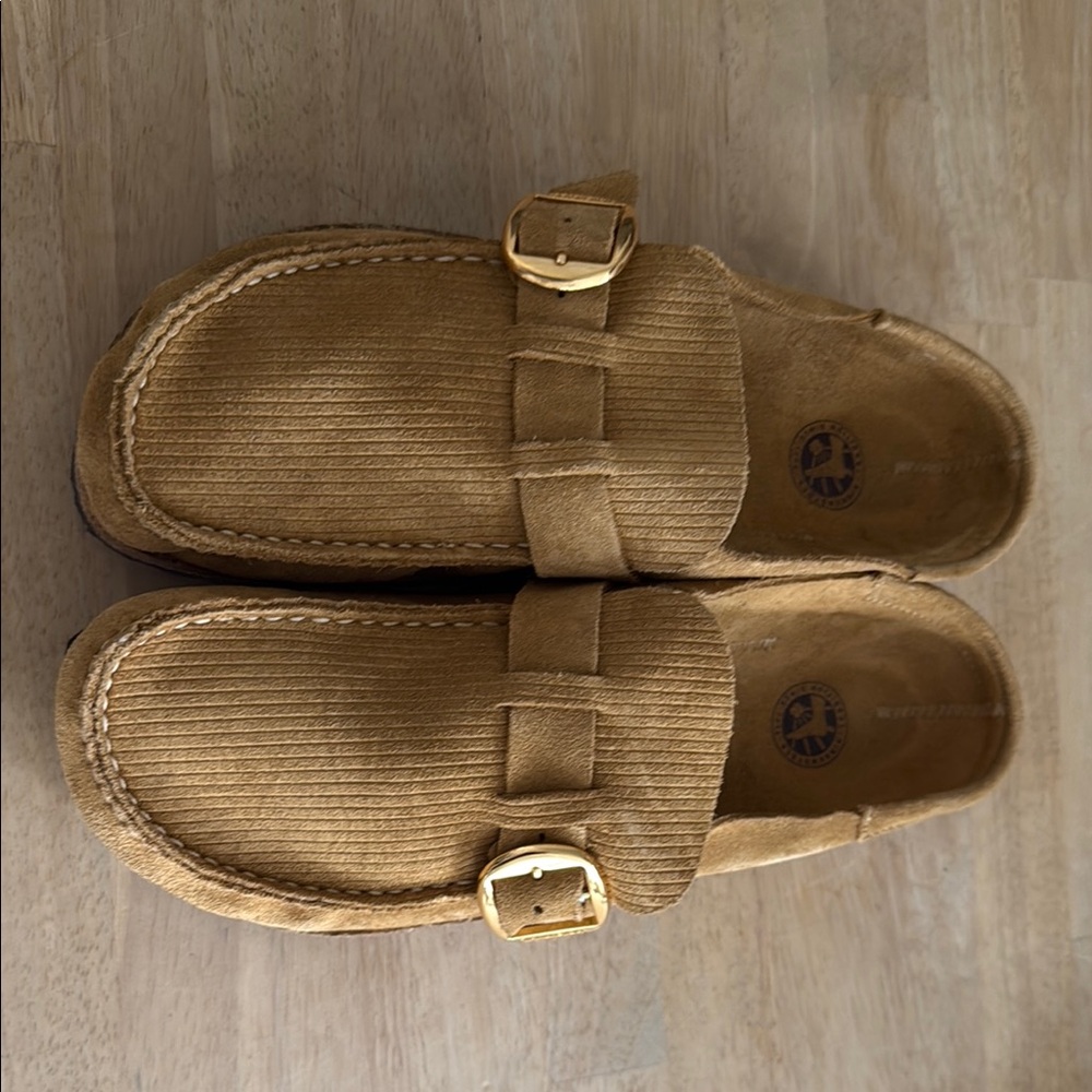 Birkenstock Tan Flats with Gold Buckle and Contoured Footbed